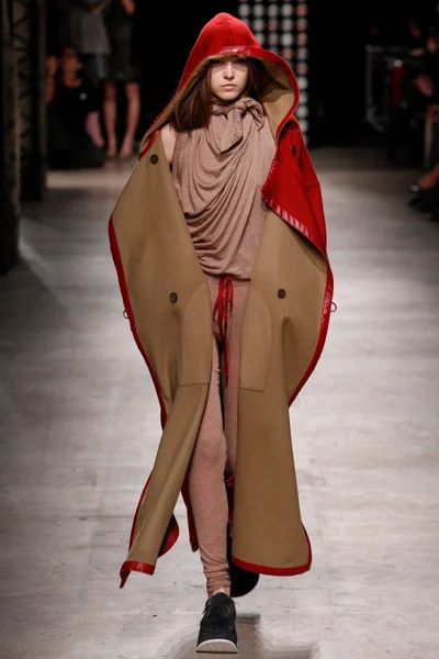 Look 15